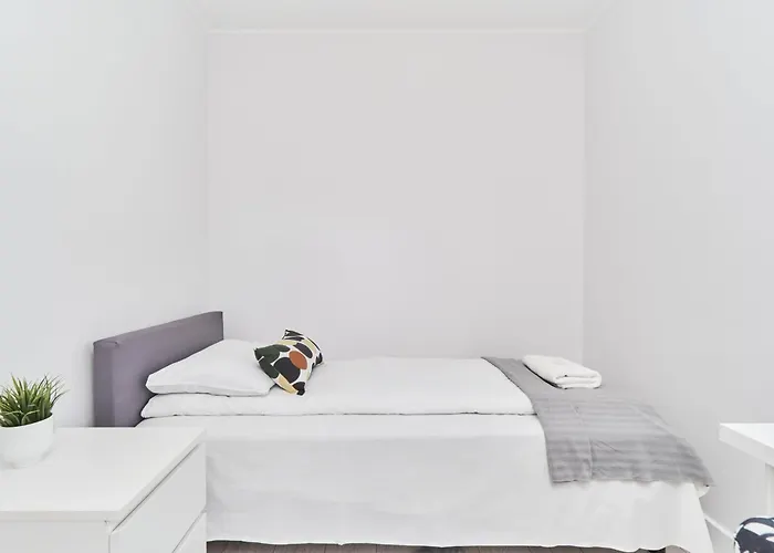 Siemianowicka With Balcony & Parking Wroclaw By Renters *