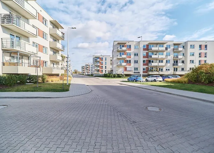 Siemianowicka With Balcony & Parking Wroclaw By Renters