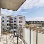 Siemianowicka With Balcony & Parking By Renters شقة فروتسواف