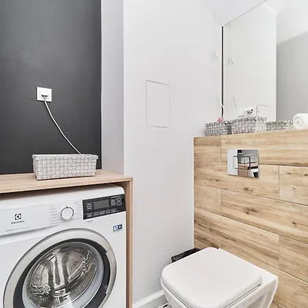 Siemianowicka With Balcony & Parking By Renters * Vratislav