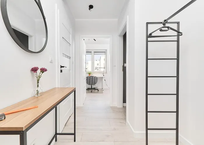 Siemianowicka With Balcony & Parking Wroclaw By Renters Apartment Wroclaw