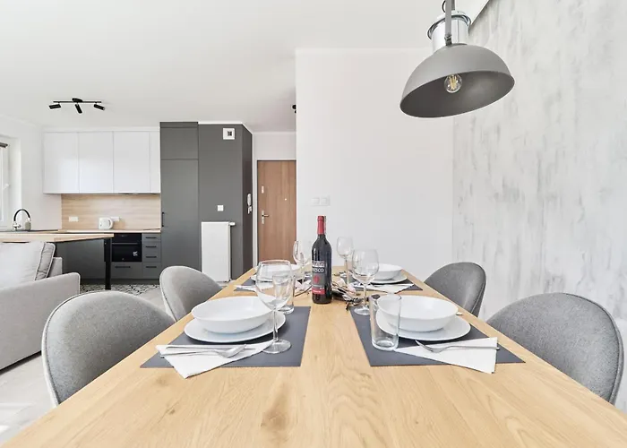 Siemianowicka With Balcony & Parking Wroclaw By Renters *