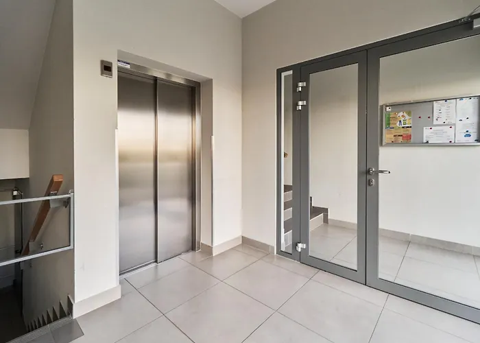 Siemianowicka With Balcony & Parking Wroclaw By Renters Apartment Wroclaw